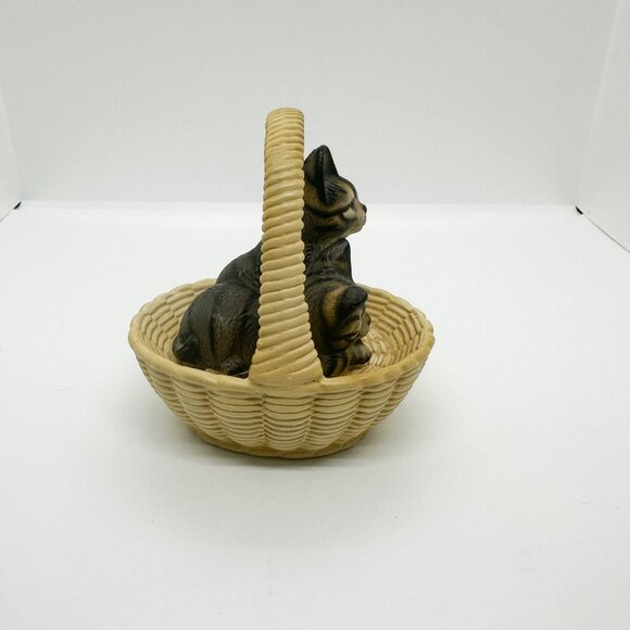 Vtg 1983 Harvey Knox Kingdom Porcelain Tabby Cat Cats Kitten Basket Rescue *FLAW - Picture 4 of 9
